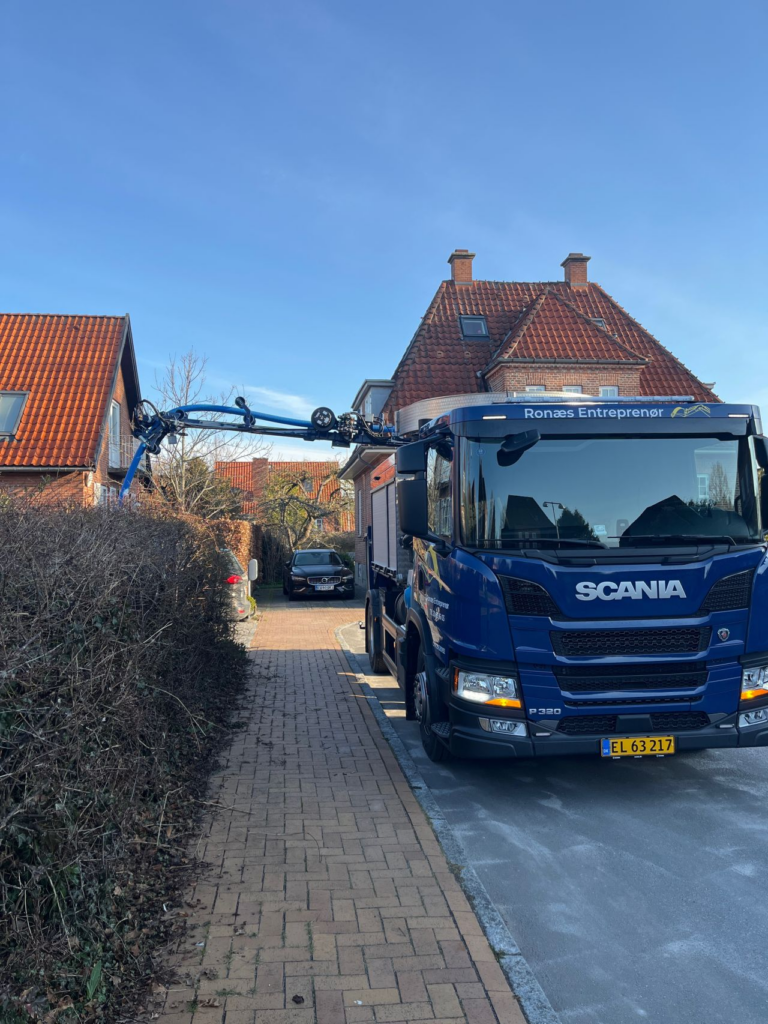 Customer Visit Confirms Success of Compact Sewer Cleaner 🚛💧
