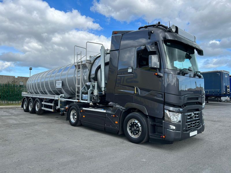 Tanks Versatile Solutions: 30,000L Stainless Steel Tanker with Hydro-Pack Pump – Your Next Investment!
