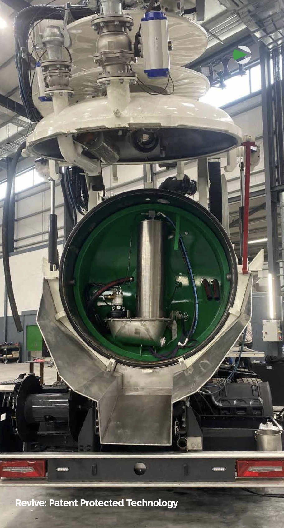 Compact Recycling Piston integreret på en Revive Warrior-kloakrensningsenhed